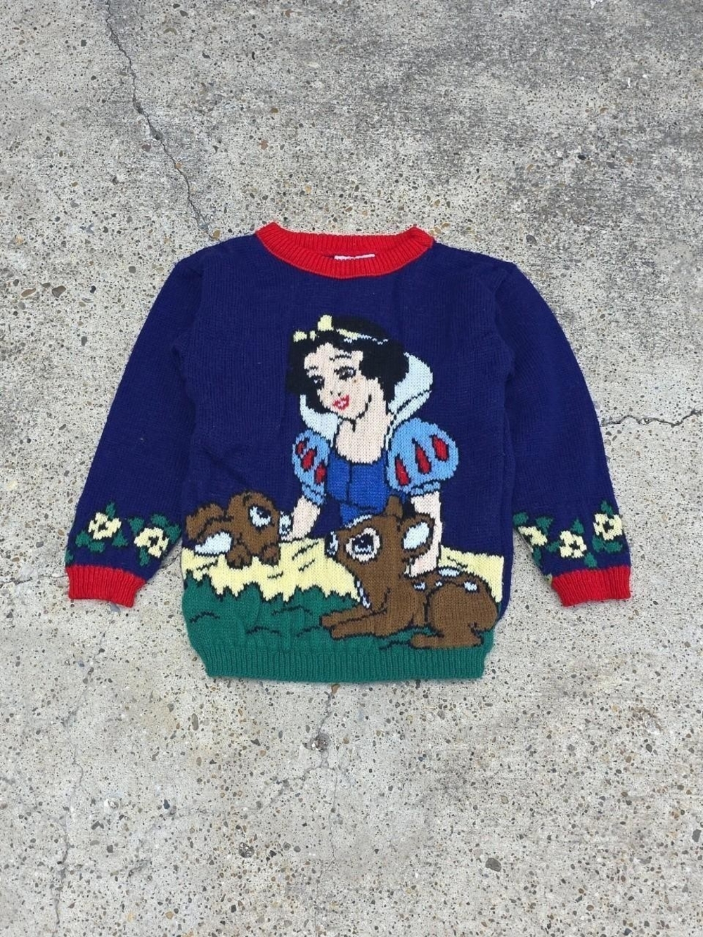 KIDS Vintage Snow White And The Seven Dwarfs Sweater Size Medium 6